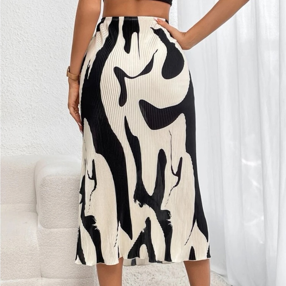 Black and white print plisse skirt - Picture 4 of 4